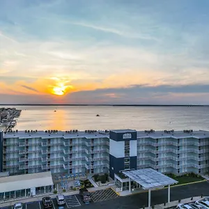 Bay Club Aparthotel